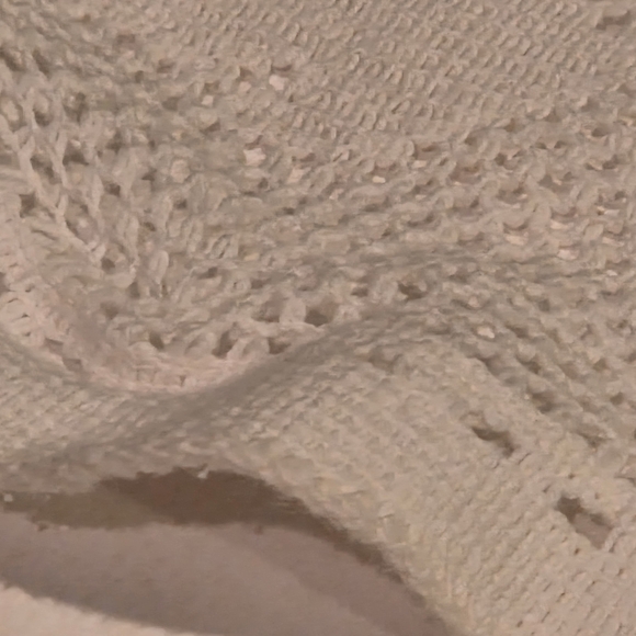 Ivory Crochet Table Cover - Picture 5 of 17